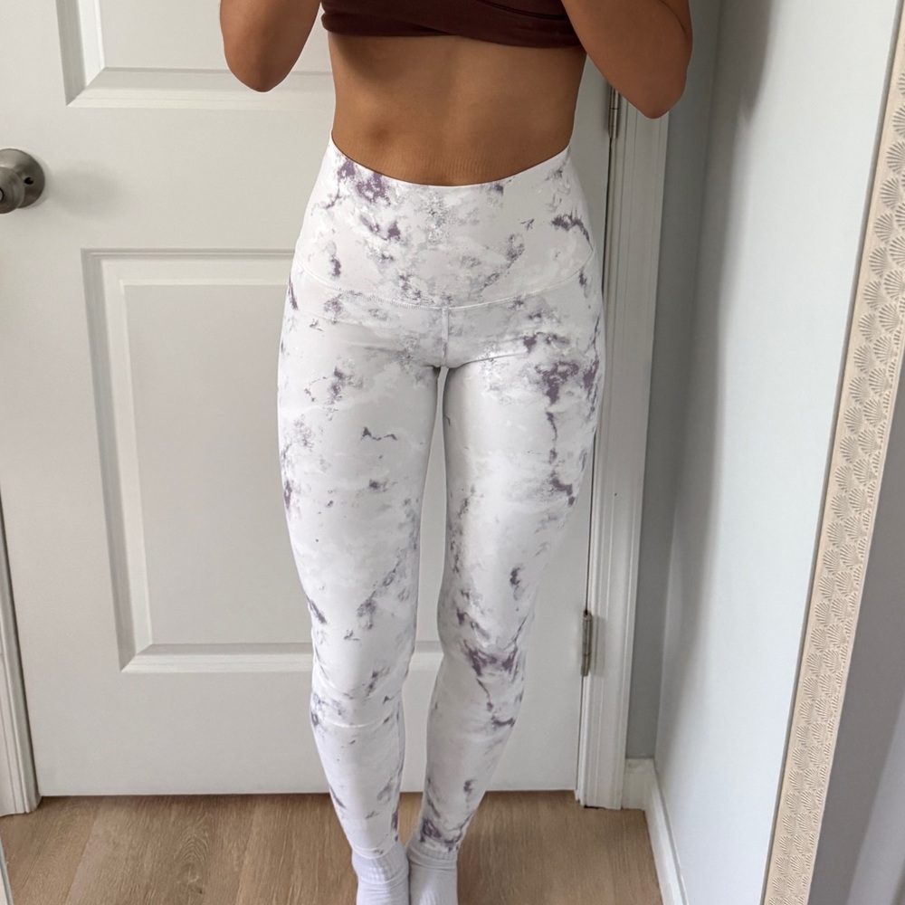 Old Navy White and Purple Marble Leggings